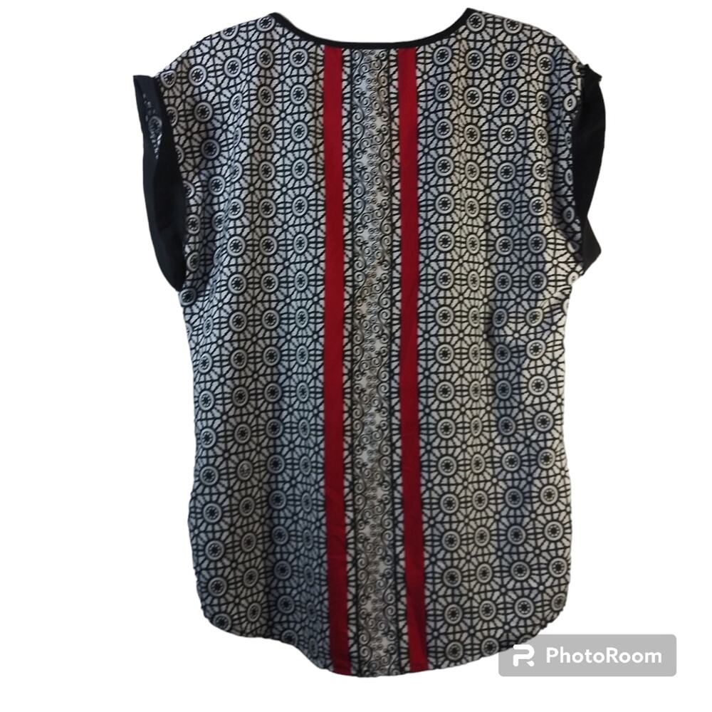 Antilia Femme Black Red Medallion Cuffed Short Sleeve Blouse Top Size M - Picture 2 of 6